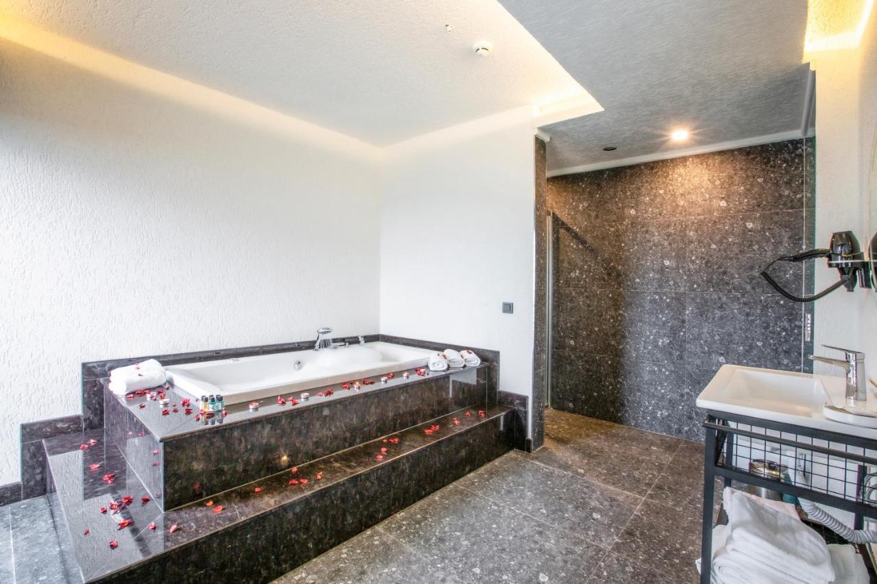 Nehir Otel Pelitli  Exterior photo